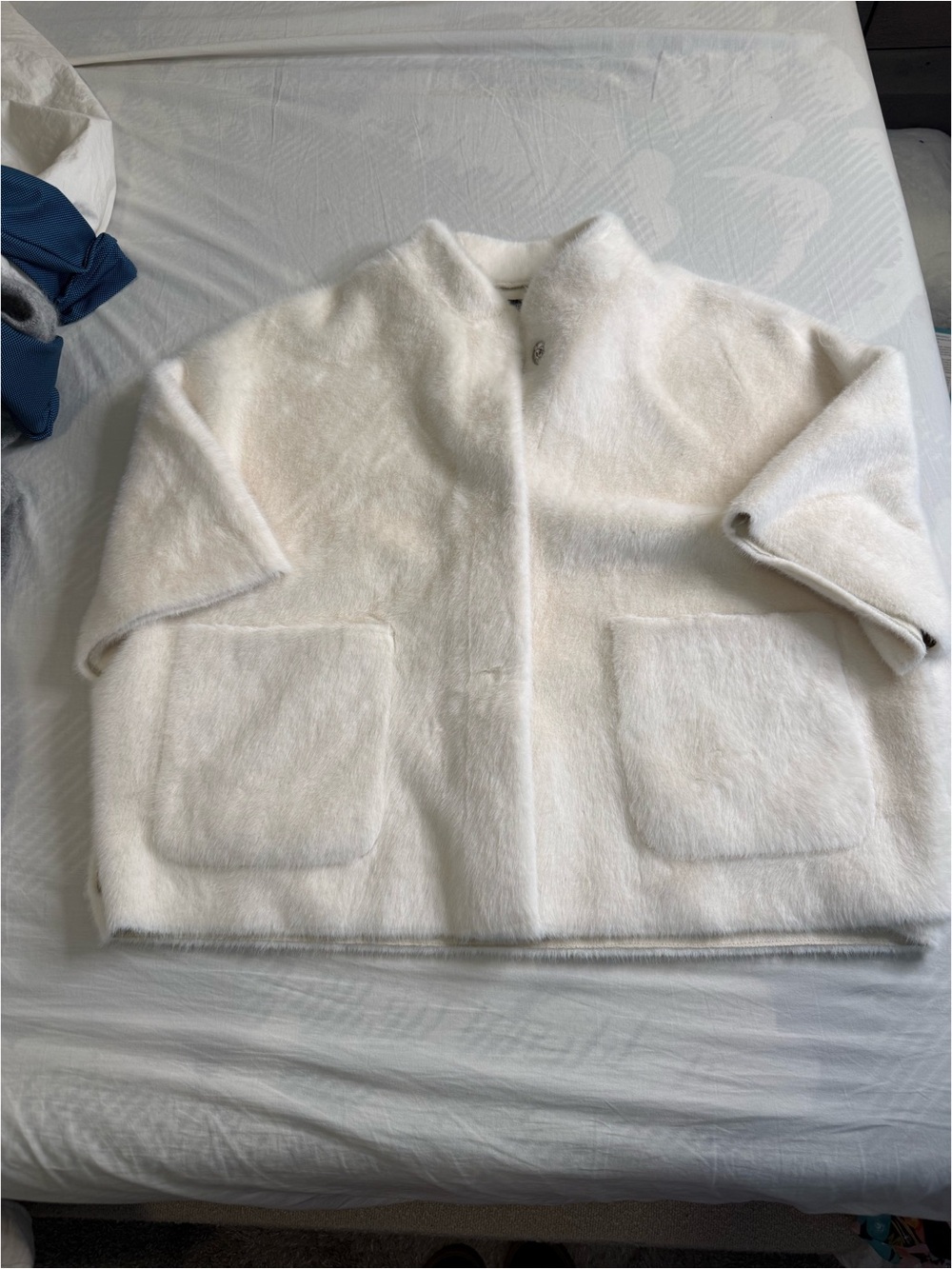 Love Token Jacket - Picture 2 of 4